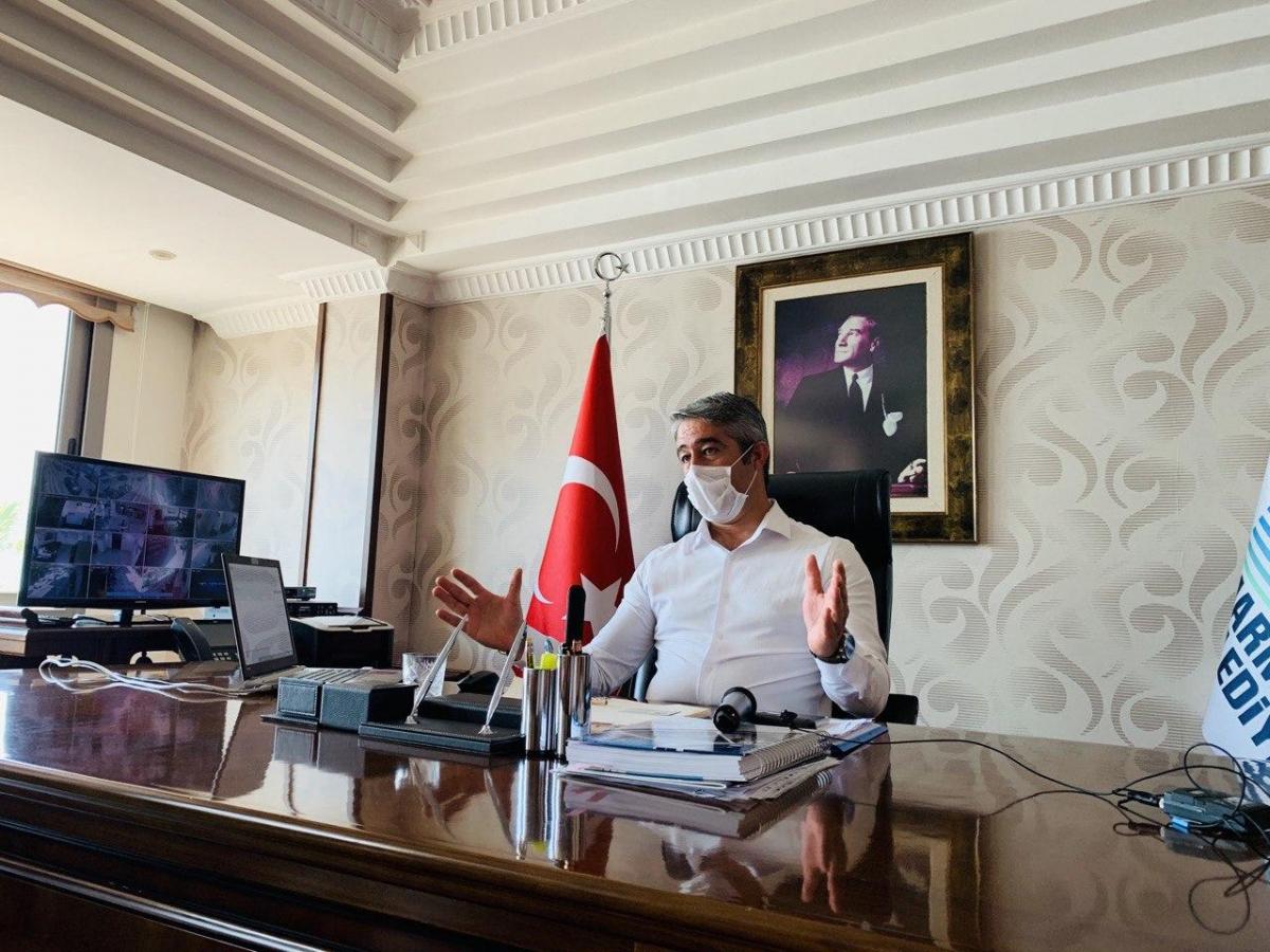 The mayor of the popular resort of Marmaris is proud that all residents and visitors of Turkey are provided with masks and sanitizers. One could visit the mayor's office to get a free mask