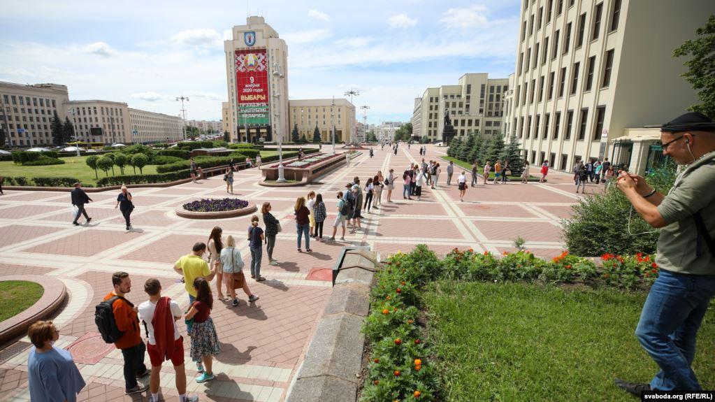 Людей закликали приєднатися у ролі спостерігачів на виборах президента / radiosvoboda.org Людей закликали приєднатися у ролі спостерігачів на виборах президента / radiosvoboda.org