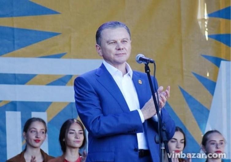 Мера Вінниці звинуватили у 'дерибані' комунальної землі Мера Вінниці звинуватили у 'дерибані' комунальної землі