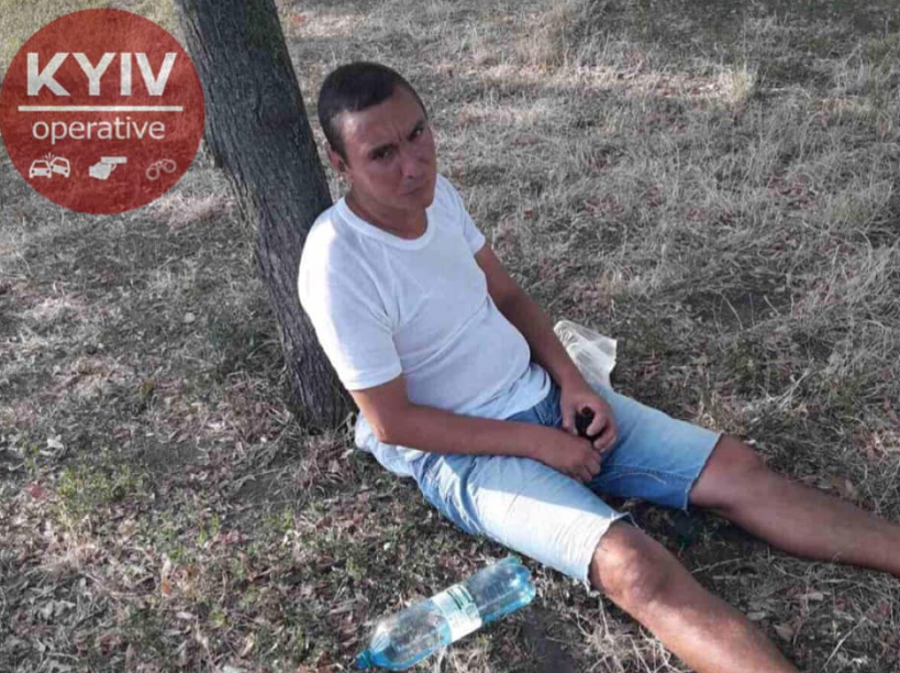 Мужчина якобы приглашал детей к себе домой / фото Киев Оперативный Facebook Мужчина якобы приглашал детей к себе домой / фото Киев Оперативный Facebook
