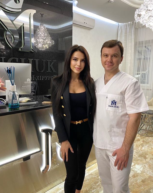 Максим Иванчук с пациенткой Екатериной Расковой / instagram.com/dr.ivanchuk Максим Иванчук с пациенткой Екатериной Расковой / instagram.com/dr.ivanchuk
