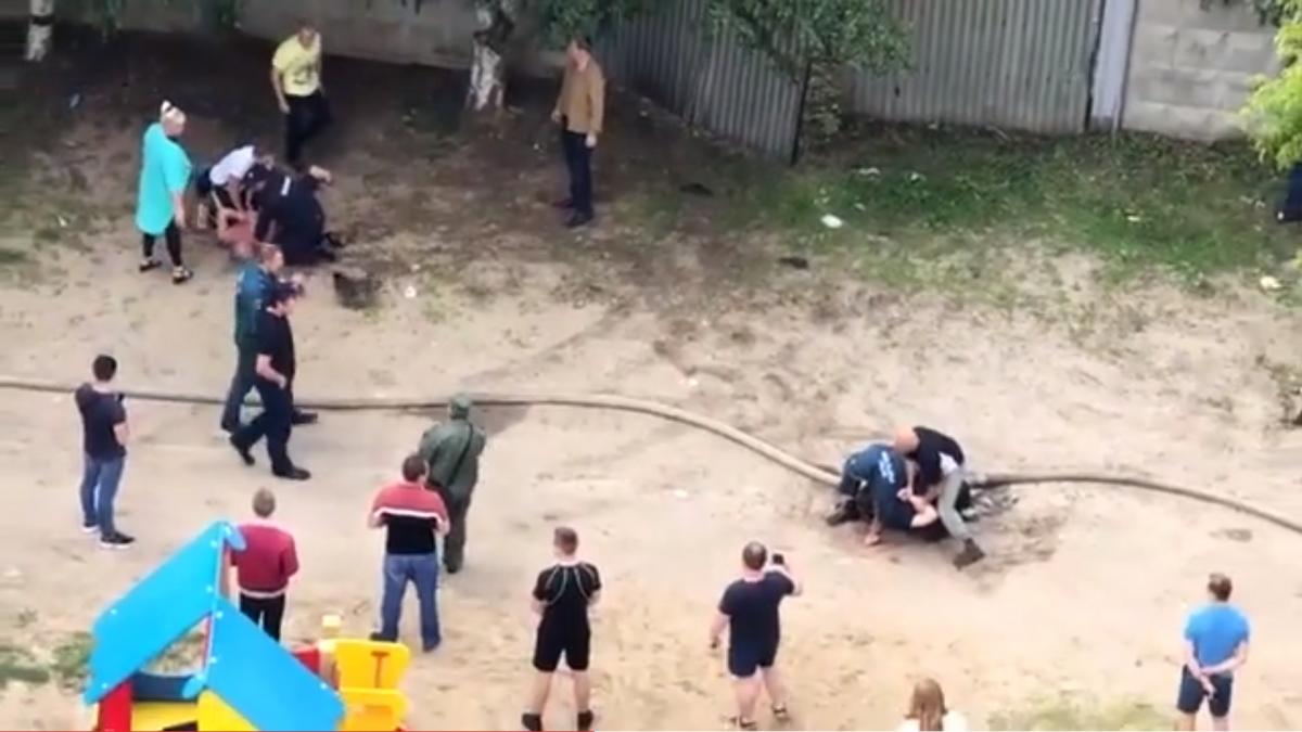 Двух нарушителей задержали / скриншот из видео Двух нарушителей задержали / скриншот из видео