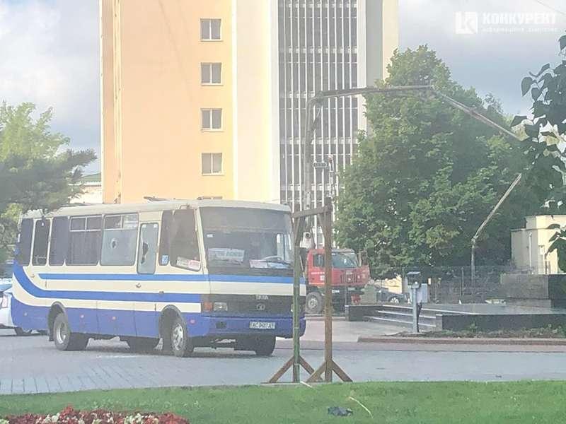 Неизвестный в Луцке захватил автобус / фото konkurent.ua