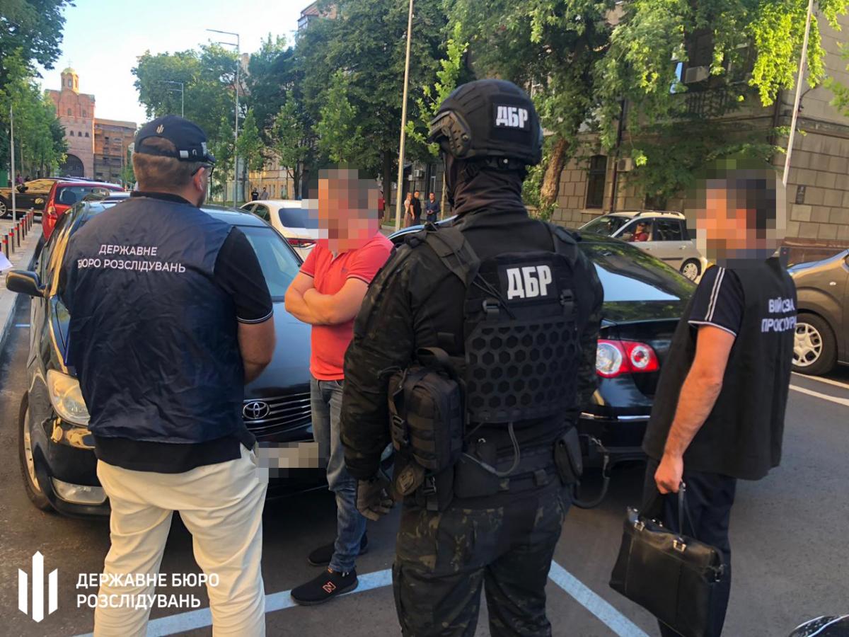 ДБР затримало співробітника СБУ за сутенерство / фото dbr.gov.ua ДБР затримало співробітника СБУ за сутенерство / фото dbr.gov.ua