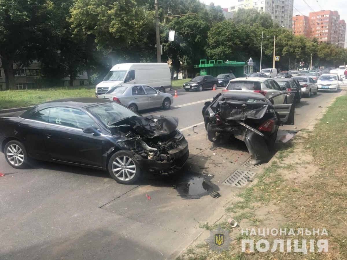 Під час ДТП травмувалося двоє людей / фото Нацполіція Під час ДТП травмувалося двоє людей / фото Нацполіція