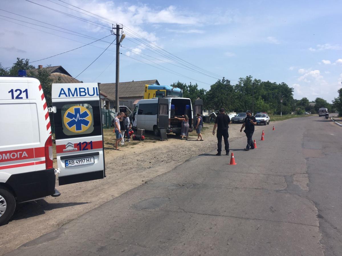 Постраждалих забрали до лікарні / Фото: Нацполіція Постраждалих забрали до лікарні / Фото: Нацполіція