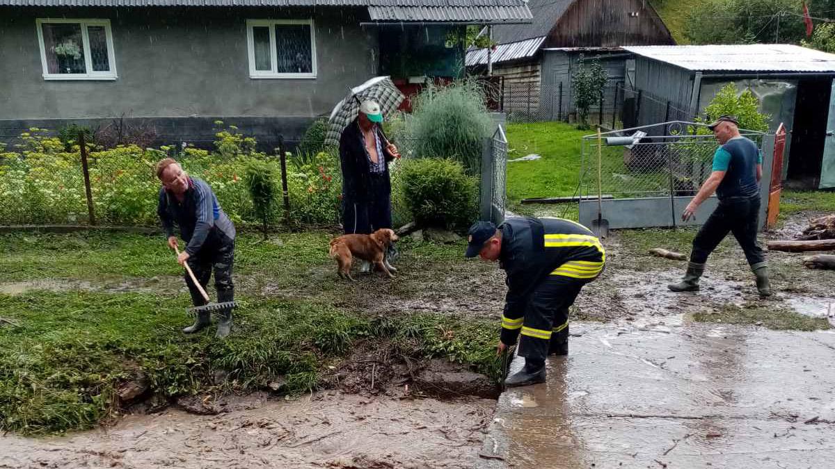 Мощный ливень затопил села на Закарпатье / ГСЧС Мощный ливень затопил села на Закарпатье / ГСЧС
