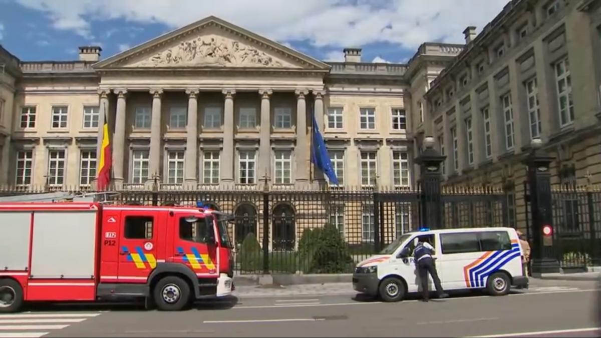 Здание парламента не пострадало / скриншот из видео Здание парламента не пострадало / скриншот из видео