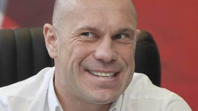 Анатолій показує «діє нафтопереробний завод» Ківи Анатолій показує «діє нафтопереробний завод» Ківи