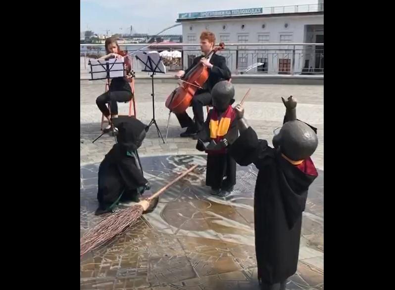 Малюки з Поштової вступили до Хогвортсу / Скріншот Малюки з Поштової вступили до Хогвортсу / Скріншот