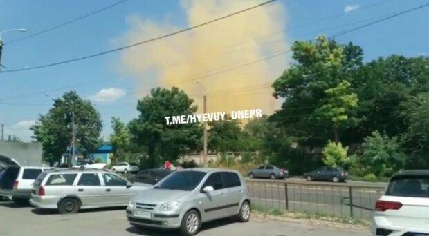 Жовтий дим налякав містян / Фото скріншот Жовтий дим налякав містян / Фото скріншот