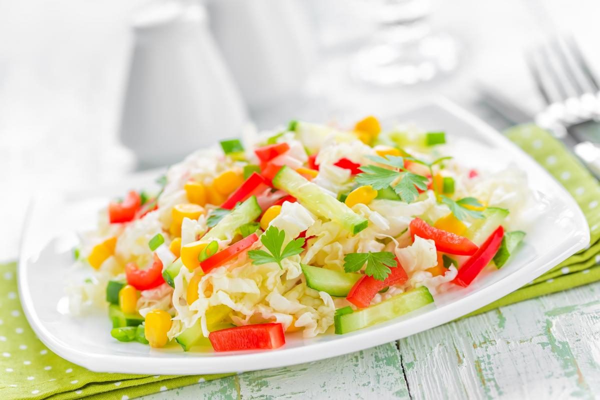 Салат из пекинской капусты, авокадо и огурца – пошаговый рецепт приготовления с фото