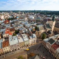 Львів відмовився посилювати карантин попри "помаранчеву" зону небезпеки