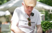 "Любимый рецепт": ресторатор Либкин рассказывает, как приготовить мидии в белом вине с петрушкой (видео)
