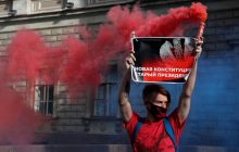 "Перший канал" попався на фейках: видав старе відео за святкування ухвалення поправок до Конституції РФ