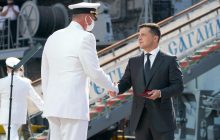 Зеленский в День ВМС вручил награды военным морякам