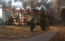 В Новой Каховке горит пятиэтажка (фото, видео)