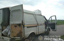 На Полтавщині невідомі підірвали авто "Укрпошти" та викрали 2,5 мільйона гривень (фото)
