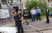 В Києві в будинку сталася пожежа з витоком газу, мешканців евакуювали (фото)