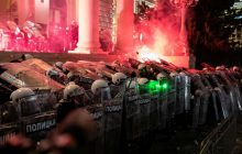 Протесты в Сербии: группа протестующих прорвалась в парламент