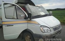 Підрив авто "Укрпошти": слідчі просять суд взяти підозрюваних під варту
