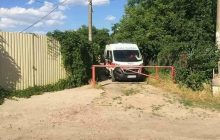 Не дочекався медиків: киянин помер на пляжі через незаконний шлагбаум (фото)