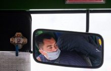 В Днепре водитель вышвырнул из маршрутки пассажира без маски (видео)
