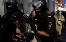 У Росії почалися масові затримання противників "обнулення" Путіна (фоторепортаж)