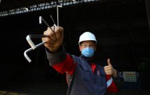Метінвест запустив «сталеву» версію відомого на весь світ челленджу з передачею предметів
