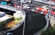 "Даже не успел застыть": на Шулявском мосту в Киеве водители проехались по свежему асфальту (видео)