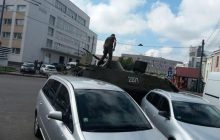 Заручники в Луцьку: дружина захопленого терористом чоловіка змогла зв’язатись з ним телефоном