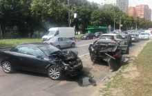 В Харькове столкнулись сразу пять авто, есть раненые (фото)