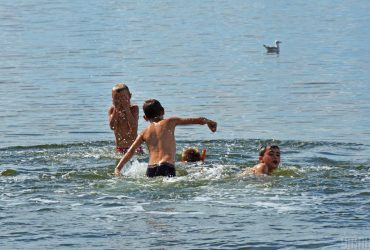 Дитячий відпочинок влітку 2023: які є безпечні та бюджетні табори для дітей в Україні (відео)