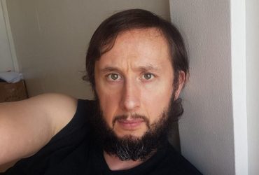 Эстонец, проживший больше 100 дней в аэропорту из-за карантина, опоздал на рейс домой