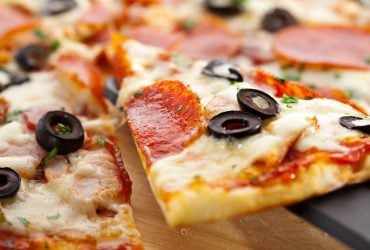 Идеальная пицца за 20 минут: секрет тончайшего теста