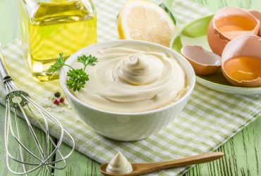 Чем можно заменить майонез в пост: 3 варианта и рецепты постного майонеза