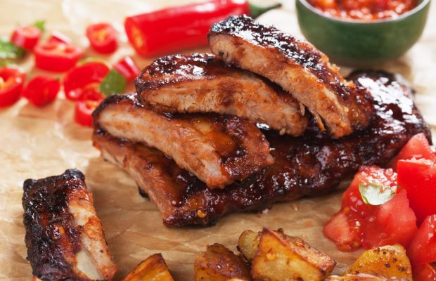 Румяно-сочные ребрышки: как приготовить вкусное блюдо в духовке