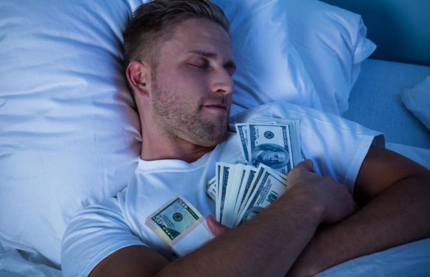 Два знака Зодиака вскоре ждет денежный поток - астрологи