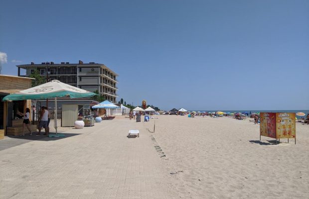 "Бардак и никакого карантина": эксперт рассказал, что происходит на курортных пляжах Украины