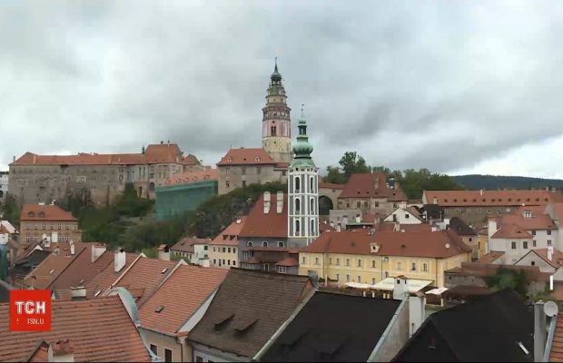 Чтобы вернуть туристов: в Чехии разработали приложение для контроля всех посткарантинных правил (видео)