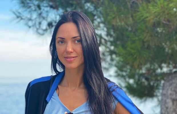 Віка з "НеАнгелів" показала обличчя без макіяжу