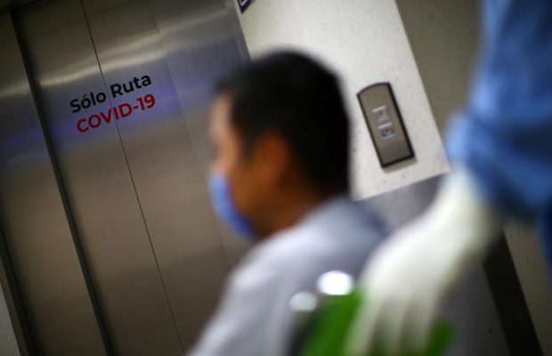 В столичном аэропорту открыли пункт тестирования на коронавирус: кому будут делать тесты и сколько это стоит