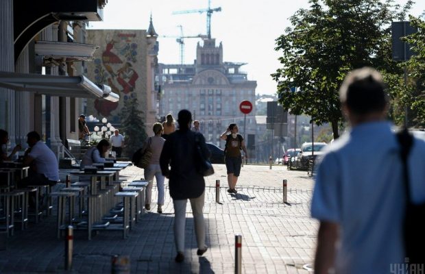 В Україні нове епідемічне зонування: Київ залишається в "помаранчевій" зоні (список)