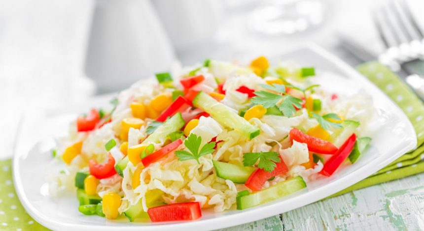 Витаминный салат из пекинской капусты: рецепты вкусного блюда