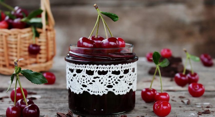 Вишневое варенье с косточками: 3 проверенных рецепта вкусного лакомства на зиму