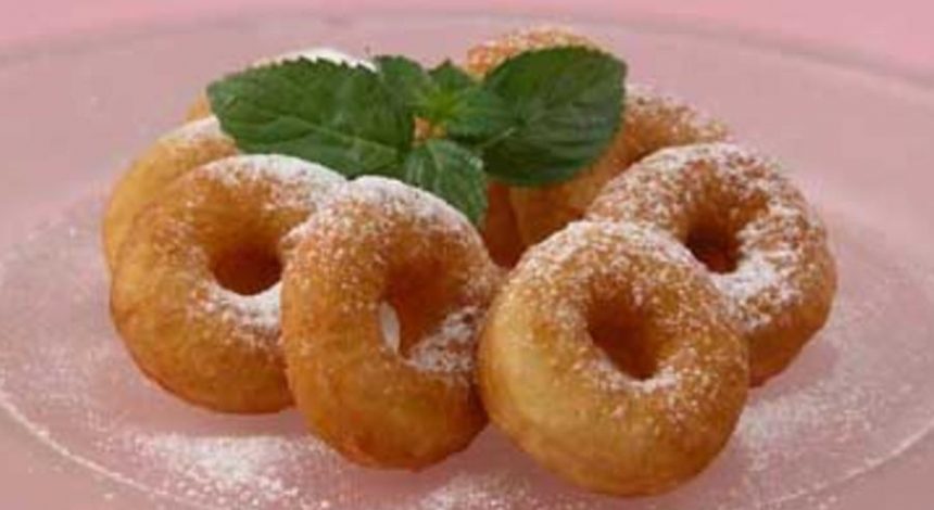 Как приготовить пышные и сладкие пончики дома: лучшие рецепты
