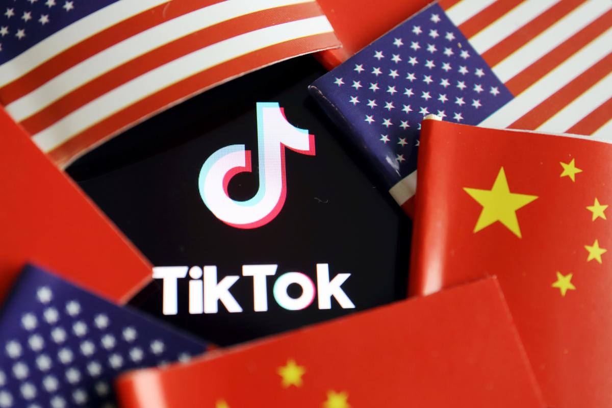 TikTok может навсегда уйти с американского рынка / Иллюстрация REUTERS