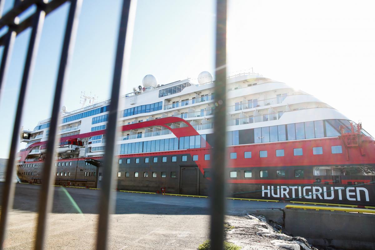 Круизный лайнер MS Roald Amundsen компании Hurtigruten / фото REUTERS