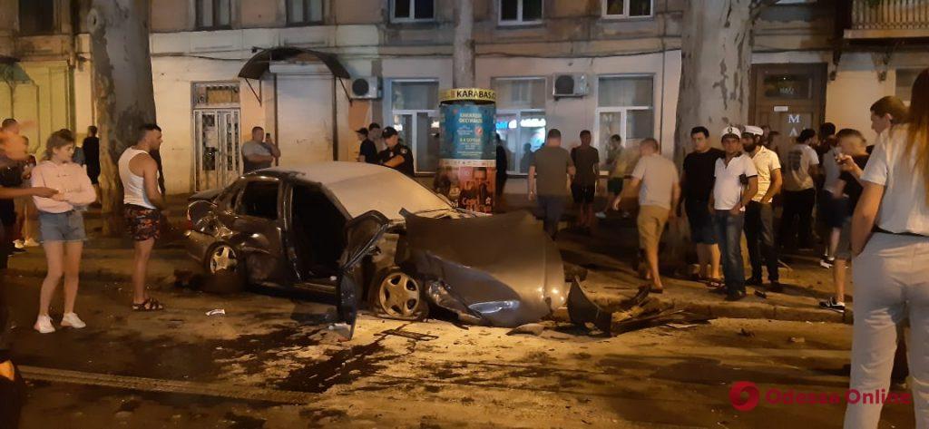 Масштабное ДТП произошло в ночь на 5 августа / фото Одесса.онлайн
