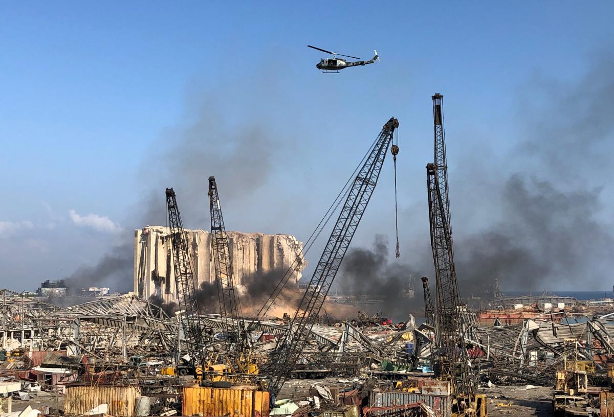 Наслідки вибуху у Бейруті / фото REUTERS Наслідки вибуху у Бейруті / фото REUTERS